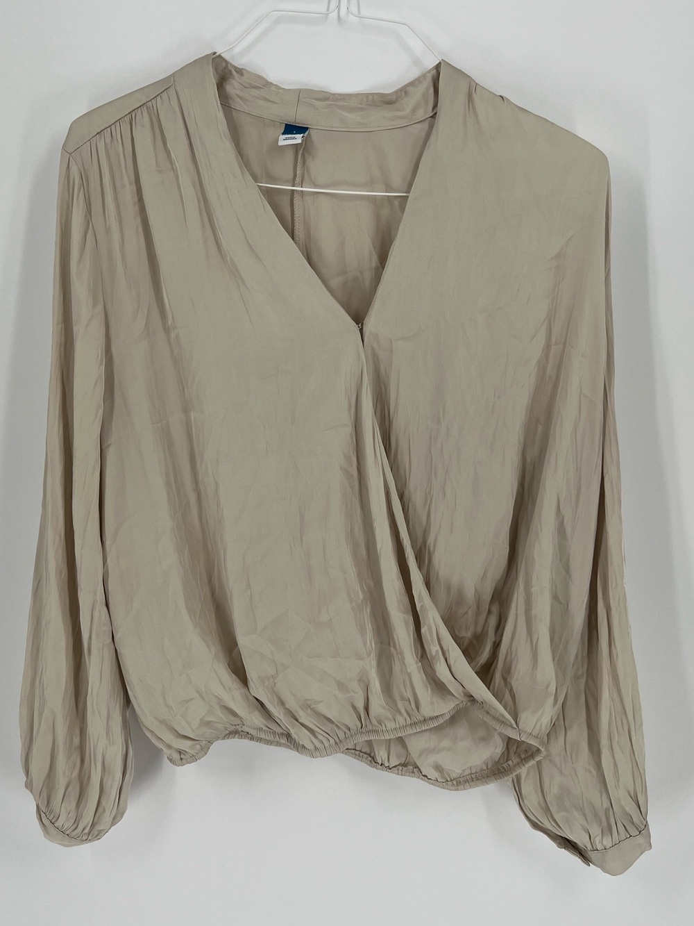 Old Navy Women’s Champagne Surplice Long-Sleeve Blouse Size Large